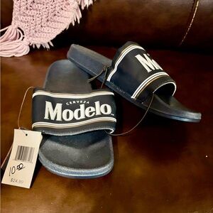 Modelo Navy Slide Sandals